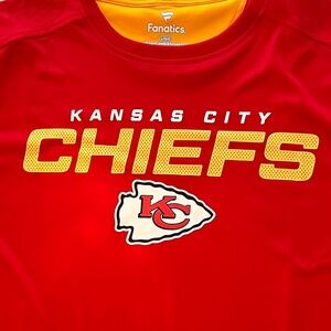 Red Kansas City Chiefs shirt never worn no tags size Large